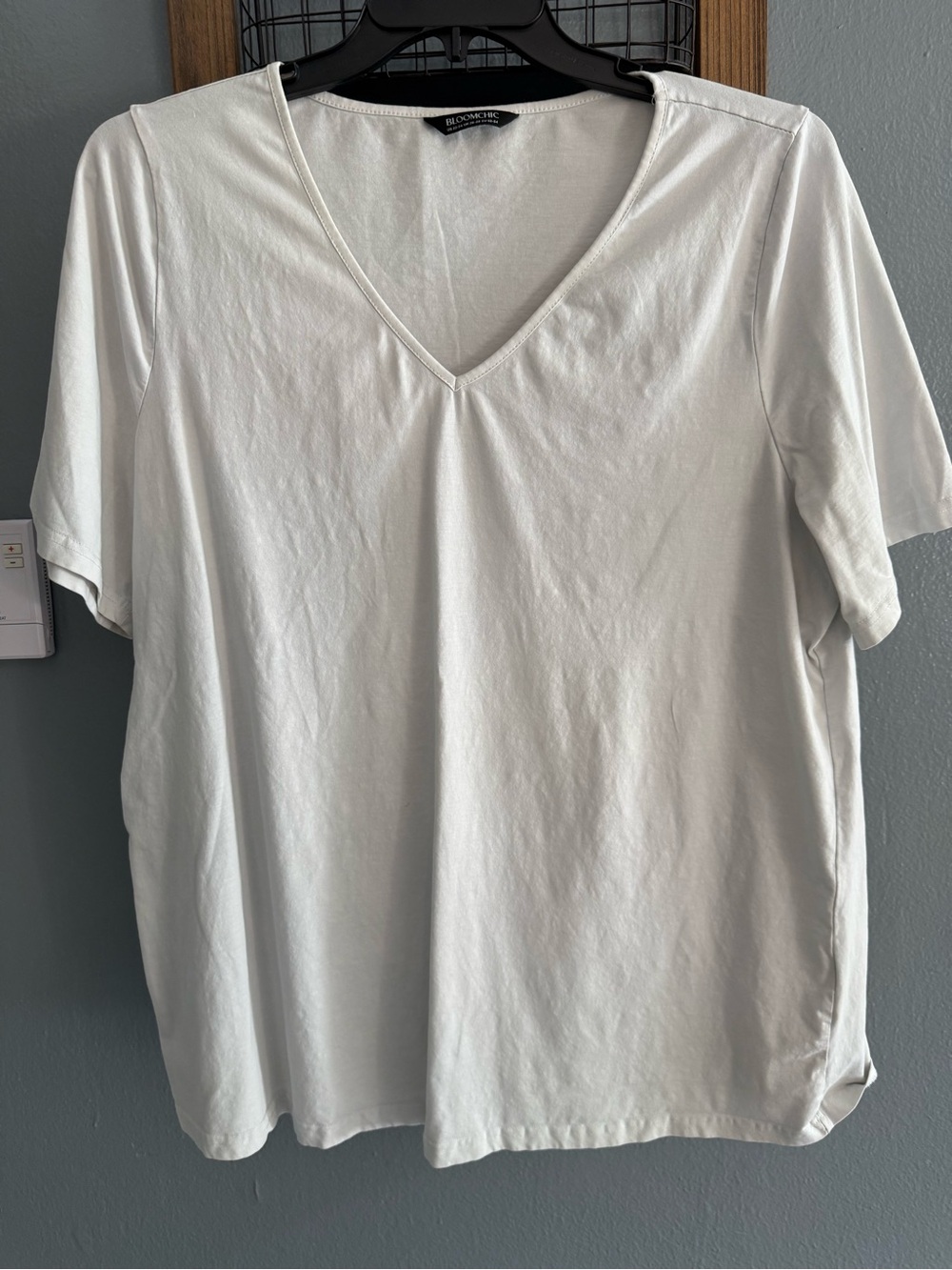 BloomChic White V-Neck Shirt
